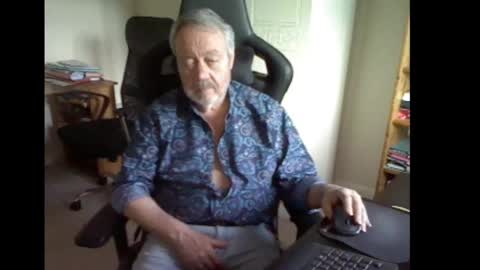 erasmus_d online show from 03/08/25, 05:43