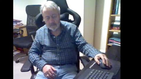 erasmus_d online show from 11/14/25, 07:01