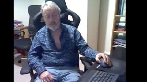 erasmus_d online show from 11/15/25, 06:37