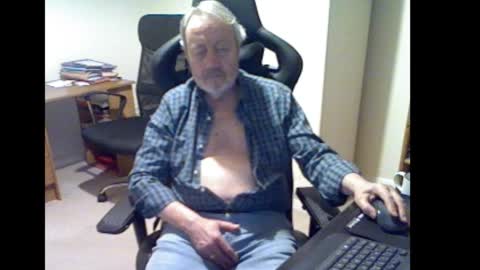 Snapshot of erasmus_d chatting on 01/07/26, 05:37 erasmus_d online show from 01/07/26, 05:37