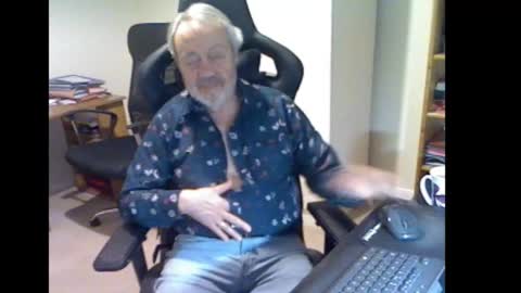 Snapshot of erasmus_d chatting on 01/10/26, 05:15 erasmus_d online show from 01/10/26, 05:15