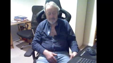 Snapshot of erasmus_d chatting on 01/12/26, 05:40 erasmus_d online show from 01/12/26, 05:40
