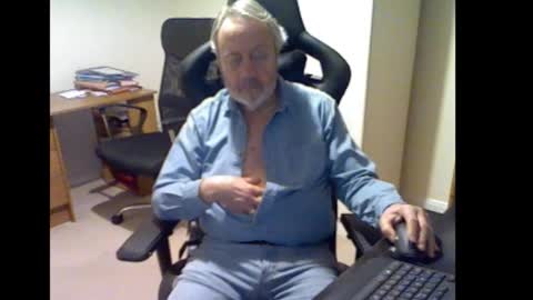 Snapshot of erasmus_d chatting on 01/14/26, 06:13 erasmus_d online show from 01/14/26, 06:13