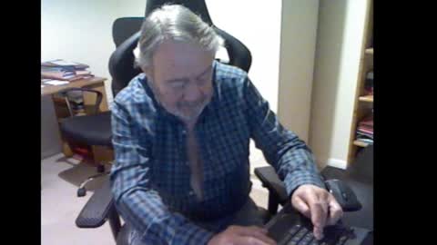 Snapshot of erasmus_d chatting on 01/18/26, 05:39 erasmus_d online show from 01/18/26, 05:39