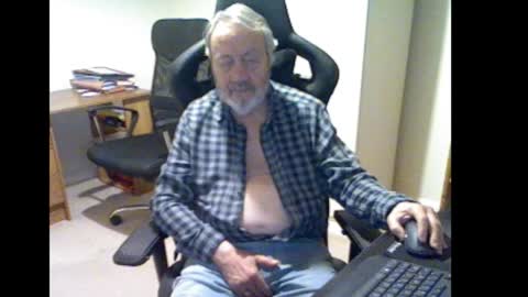 Snapshot of erasmus_d chatting on 02/03/26, 06:13 erasmus_d online show from 02/03/26, 06:13