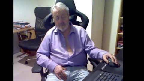 Snapshot of erasmus_d chatting on 02/06/26, 06:00 erasmus_d online show from 02/06/26, 06:00
