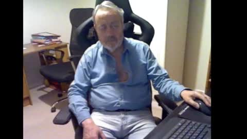Snapshot of erasmus_d chatting on 02/11/26, 05:40 erasmus_d online show from 02/11/26, 05:40