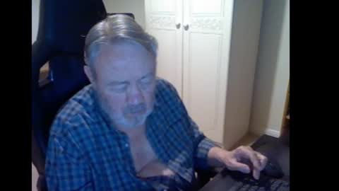 Snapshot of erasmus_d chatting on 02/16/26, 06:04 erasmus_d online show from 02/16/26, 06:04