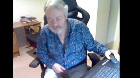 Snapshot of erasmus_d chatting on 02/21/26, 06:31 erasmus_d online show from 02/21/26, 06:31