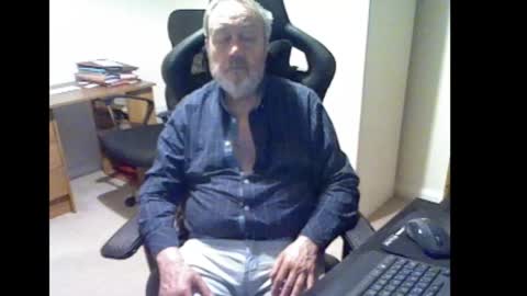 Snapshot of erasmus_d chatting on 02/23/26, 06:05 erasmus_d online show from 02/23/26, 06:05
