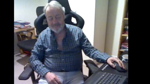 Snapshot of erasmus_d chatting on 02/27/26, 06:19 erasmus_d online show from 02/27/26, 06:19