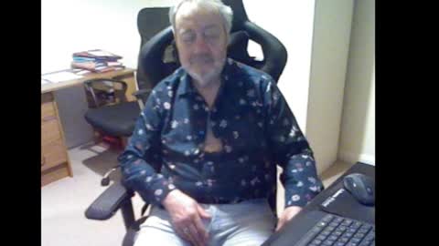 Snapshot of erasmus_d chatting on 03/07/26, 05:54 erasmus_d online show from 03/07/26, 05:54