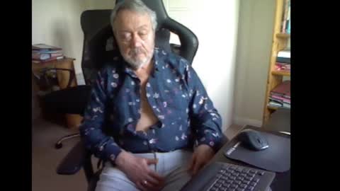 Snapshot of erasmus_d chatting on 03/15/26, 05:52 erasmus_d online show from 03/15/26, 05:52