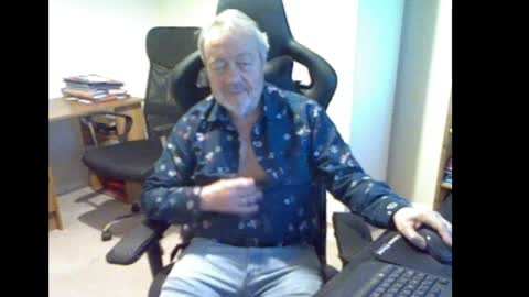 Snapshot of erasmus_d chatting on 03/28/26, 06:40 erasmus_d online show from 03/28/26, 06:40