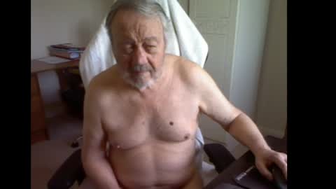 Snapshot of erasmus_d chatting on 04/08/26, 11:32 erasmus_d online show from 04/08/26, 11:32