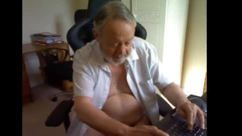 Snapshot of erasmus_d chatting on 05/28/26, 04:26 erasmus_d online show from 05/28/26, 04:26