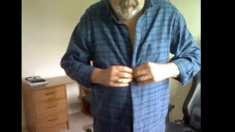 Snapshot of erasmus_d chatting on 06/06/26, 05:06 erasmus_d online show from 06/06/26, 05:06