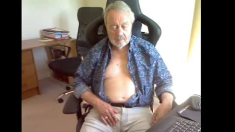 Snapshot of erasmus_d chatting on 06/13/26, 04:38 erasmus_d online show from 06/13/26, 04:38