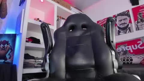 Snapshot of eren_blade_ chatting on 11/14/25, 09:24 Tht BOSS Eren online show from 11/14/25, 09:24