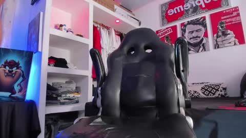 Snapshot of eren_blade_ chatting on 11/16/25, 10:48 Tht BOSS Eren online show from 11/16/25, 10:48