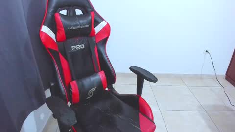 Snapshot of eren_tatakae chatting on 10/03/25, 01:57 eren_tatakae online show from 10/03/25, 01:57