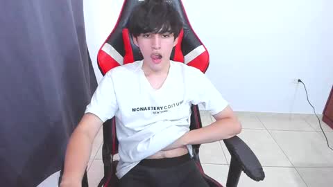 Snapshot of eren_tatakae chatting on 10/04/25, 08:51 eren_tatakae online show from 10/04/25, 08:51