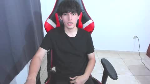 Snapshot of eren_tatakae chatting on 10/10/25, 02:32 eren_tatakae online show from 10/10/25, 02:32