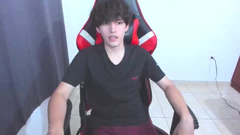 Snapshot of eren_tatakae chatting on 10/11/25, 02:44 eren_tatakae online show from 10/11/25, 02:44