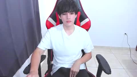 Snapshot of eren_tatakae chatting on 10/17/25, 06:32 eren_tatakae online show from 10/17/25, 06:32