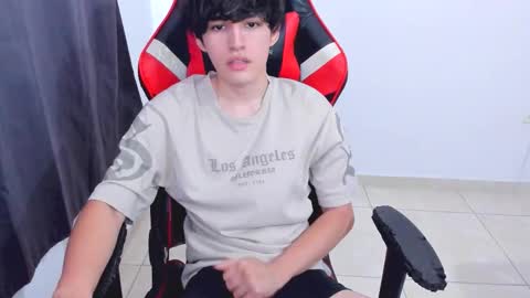 Snapshot of eren_tatakae chatting on 10/31/25, 07:26 eren_tatakae online show from 10/31/25, 07:26