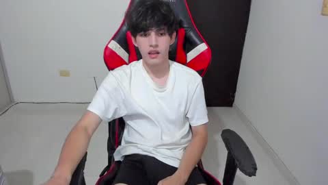 Snapshot of eren_tatakae chatting on 04/10/26, 02:28 eren_tatakae online show from 04/10/26, 02:28