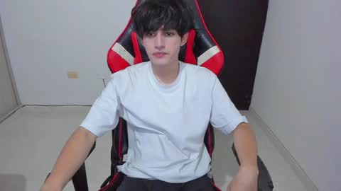 Snapshot of eren_tatakae chatting on 04/27/26, 02:09 eren_tatakae online show from 04/27/26, 02:09