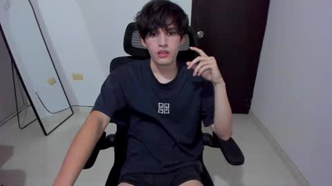 Snapshot of eren_tatakae chatting on 05/15/26, 03:35 eren_tatakae online show from 05/15/26, 03:35