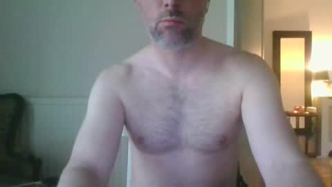 Snapshot of eric334418 chatting on 01/19/26, 12:31 eric334418 online show from 01/19/26, 12:31