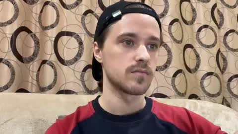 Snapshot of eric_blond chatting on 11/09/25, 03:43 Eric online show from 11/09/25, 03:43