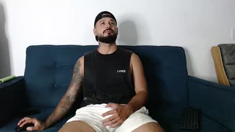 Snapshot of eric_evans1 chatting on 11/06/25, 04:24 Eric Evans online show from 11/06/25, 04:24