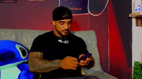 Snapshot of eric_harrison1 chatting on 02/17/26, 01:46 Brayan online show from 02/17/26, 01:46