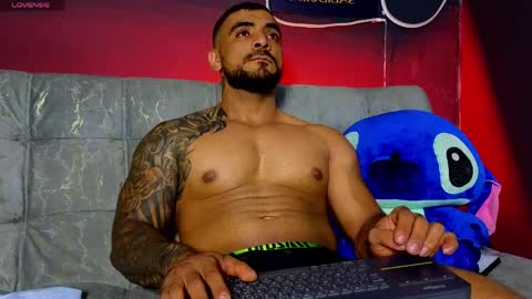 Snapshot of eric_harrison1 chatting on 04/15/26, 02:40 Brayan online show from 04/15/26, 02:40