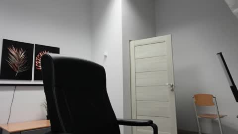 Snapshot of eric_poston chatting on 09/16/25, 12:28 online show from 09/16/25, 12:28