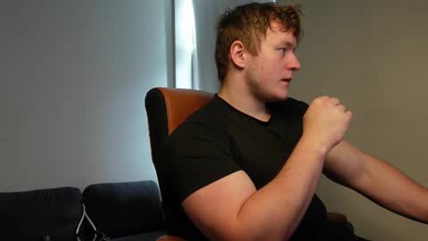 Snapshot of eric_poston chatting on 09/25/25, 10:08 online show from 09/25/25, 10:08