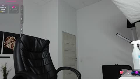 Snapshot of eric_poston chatting on 10/06/25, 06:22 online show from 10/06/25, 06:22