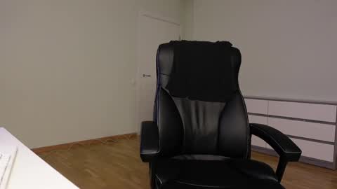 Snapshot of eric_poston chatting on 10/22/25, 08:30 online show from 10/22/25, 08:30