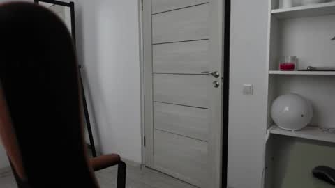 Snapshot of eric_poston chatting on 10/26/25, 07:25 online show from 10/26/25, 07:25