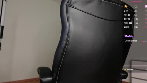 Snapshot of eric_poston chatting on 10/28/25, 02:42 online show from 10/28/25, 02:42