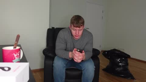 Snapshot of eric_poston chatting on 11/04/25, 01:54 online show from 11/04/25, 01:54