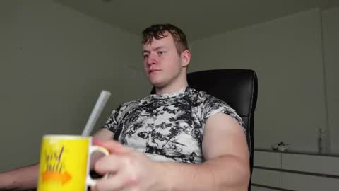 Snapshot of eric_poston chatting on 11/12/25, 05:24 online show from 11/12/25, 05:24