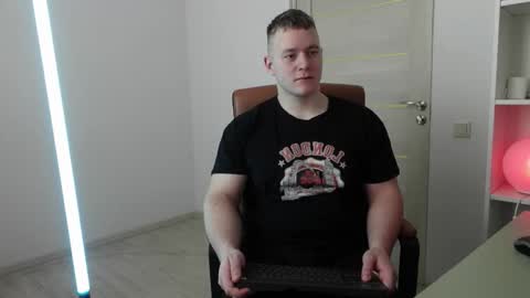 Snapshot of eric_poston chatting on 11/23/25, 07:19 online show from 11/23/25, 07:19