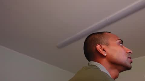 Snapshot of eric_poston chatting on 11/23/25, 07:35 online show from 11/23/25, 07:35