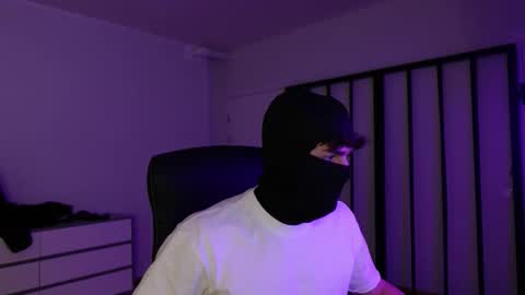 Snapshot of eric_poston chatting on 11/27/25, 03:14 online show from 11/27/25, 03:14