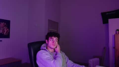 Snapshot of eric_poston chatting on 11/30/25, 06:39 online show from 11/30/25, 06:39